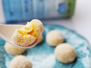 11、美食丨芝心红薯椰蓉球 一口一个超好吃～,成品，香甜软糯，老少皆宜。