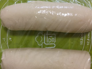 12、红豆酥,盖保鲜膜后松弛10-15分钟