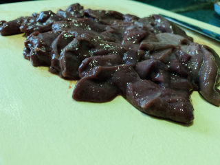 4、麻油猪肝,切片