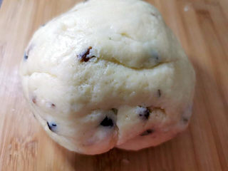 16、牛奶棒,拌入面胚中