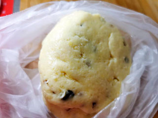 17、牛奶棒,放进保鲜袋