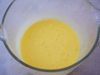 10、棉花纸杯蛋糕,搅拌均匀