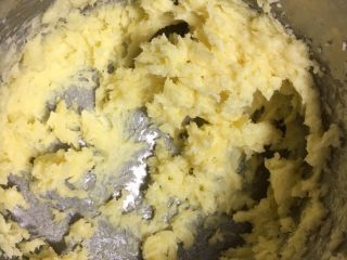 3、云顶曲奇饼干,充分地打发