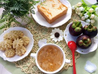 16、云顶曲奇饼干,早餐吃几片，好吃又不怕胖，哈哈，真美妙的清晨啊