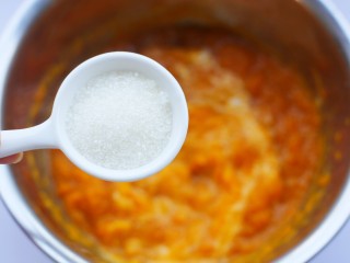 4、南瓜糯米球,白糖。