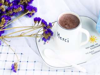 3、紫米核桃乳,秒杀市售一切甜腻腻饮料，喝了全身舒畅。现在基本都是破壁豆浆机，打出来的米糊特别细腻，喝不出颗粒感。