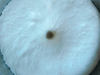 9、牛肉薄饼,手指按压一下