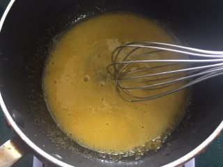 3、懒人冰淇淋,手抽搅打一会