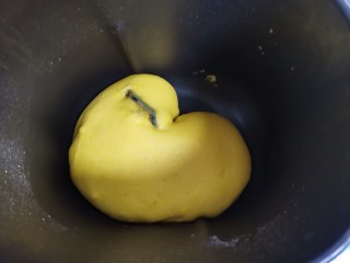 4、奶酪饼,发酵好的面团