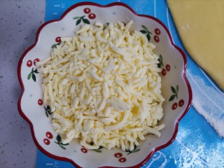 7、奶酪饼,芝士奶酪提前解冻