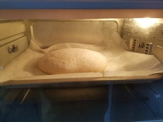 14、奶酪饼,送入预热好的烤箱，上下火180烤20分钟，上色后盖上锡纸