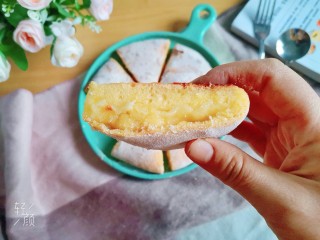 16、奶酪饼,切块即可开吃了