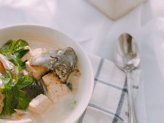 6、#宝宝辅食#鲫鱼豆腐汤 10M+,最爱吃鲫鱼豆腐汤里的豆腐了