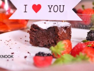 14、浓醇黑巧克力流心蛋糕,完成