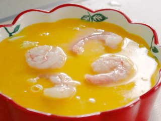 7、豆腐蒸蛋,再放入新鲜的虾仁