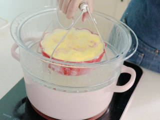 11、豆腐蒸蛋,蒸好后取出