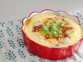 14、豆腐蒸蛋,再撒上一些葱花