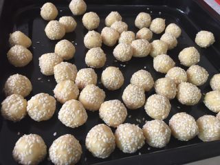 11、笑口酥,上下火230度20分钟。