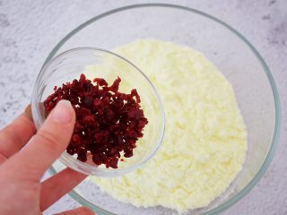 4、酸奶棒,加入蔓越莓碎