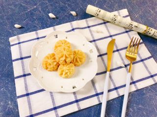 14、酥酥的香草曲奇小花,出炉咯