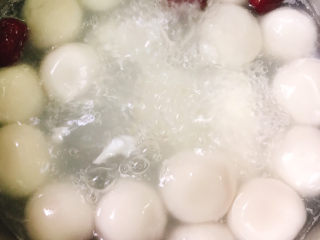 15、糖水鸡蛋,汤圆浮上水面后再煮2分钟