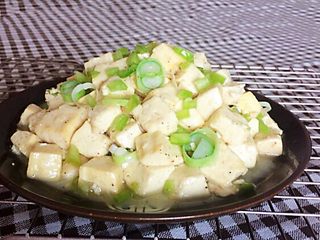13、5分钟快手菜 清炒豆腐,清炒豆腐口感鲜嫩爽滑,是一道非常好吃的下饭菜~