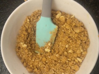 17、不一样的红薯芝士蛋糕????—绝赞美味!,尽量打碎以后加入30克融化好的黄油。