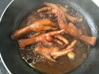 13、#咸味#绝味鸡爪,25分钟后大火收汁即可。