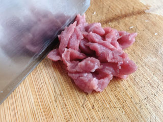 4、茭白炒肉丝,瘦肉切丝