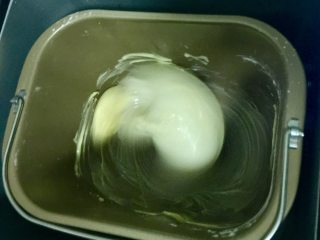 3、红豆沙餐包,再加入黄油，继续进行iMix程序，揉至扩展阶段。