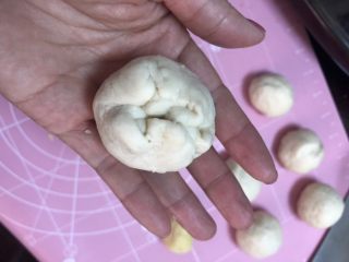 12、绿豆馅饼,收口处一定要捏好