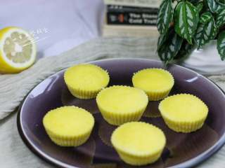 9、蛋黄米糕,细腻浓浓的蛋香味。