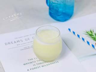 4、蜂蜜生姜萝卜饮,生姜可以散寒，蜂蜜生姜萝卜饮有润肠通便，健脾养胃的作用。