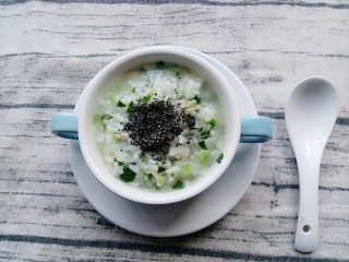 13、菜心肉末粥,再加入黑芝麻核桃粉