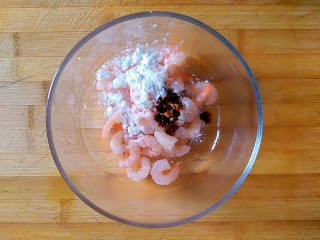 5、满园春色之素烧椰菜虾球,加少许酱油