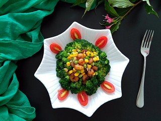 17、满园春色之素烧椰菜虾球,稍加摆盘装饰一下，开吃吧！