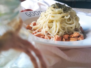 16、口菇肉酱面,吃的时候搅拌均匀就可以哦