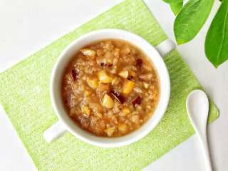 5、宝宝辅食：栗子红枣粥—喝一碗，热乎乎，营养暖胃又舒心！10M+,出锅