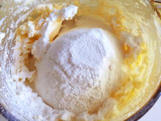 5、曲奇饼干,筛入低粉