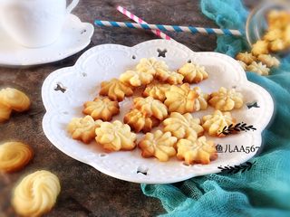 12、曲奇饼干,装入密封盒尽快食用