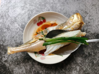 20、清蒸黄鱼,细嫩黄鱼刺还少，老人小孩都爱它。