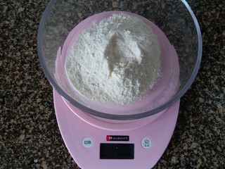 1、无添加奶豆,奶粉称重放在碗内，最好用宽一点的口径的碗。