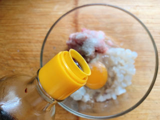 8、三鲜蒸饺,一勺酱油