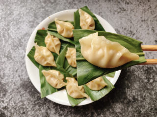 17、三鲜蒸饺,三鲜蒸饺完成。