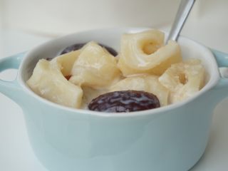 10、花胶（新西兰鳕鱼胶）炖牛奶,10、再炖上半小时即可。