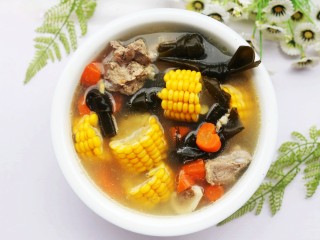 13、玉米海带筒骨汤,非常好喝。