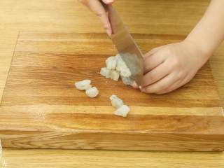 3、18m+菠萝炒饭,鸡胸肉、虾仁、黄瓜、胡萝卜切丁~