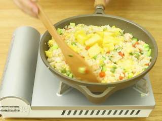 12、18m+菠萝炒饭,翻炒~