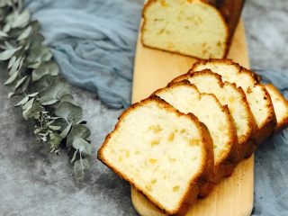 18、0黄油酸甜香橙磅蛋糕,隔一到三天吃，回油后口感更佳