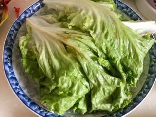 14、麻辣鲜香，嫩滑美味➕酸菜豆腐水煮鱼,生菜叶盐水浸泡十分钟后清洗干净